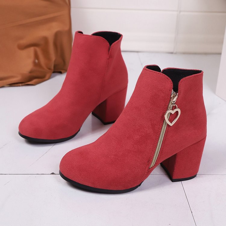 Plus-size Fashionable Side Zipper Boots